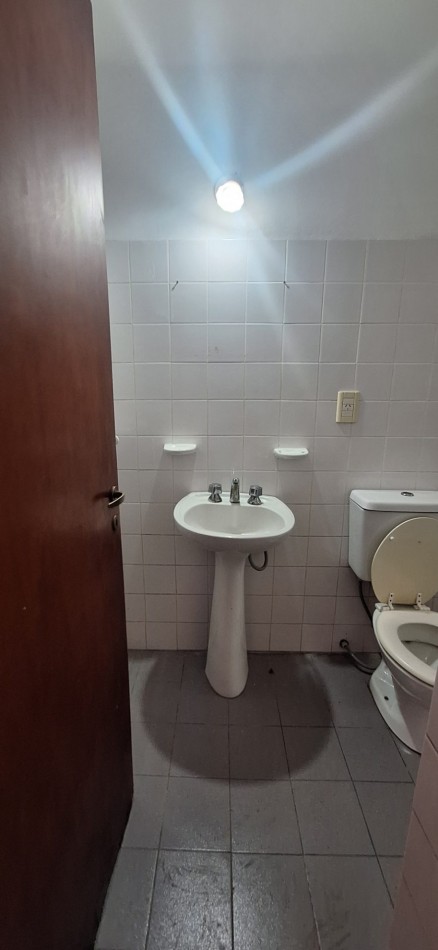 ALQUILER, dos dorm, en 1 er piso por escaleras