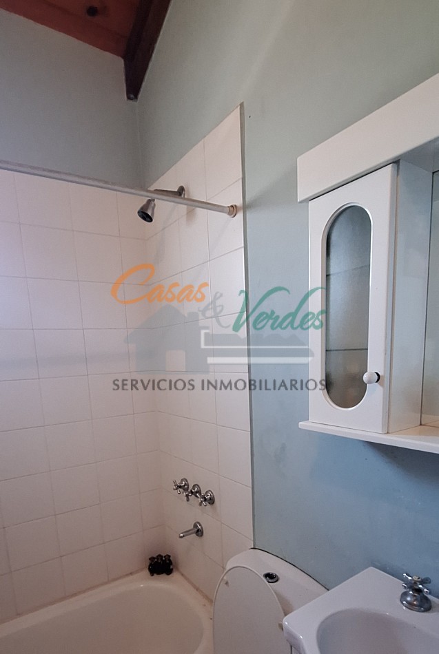 VENTA  duplex , muy amplio frente-terreno, muy buen estado general