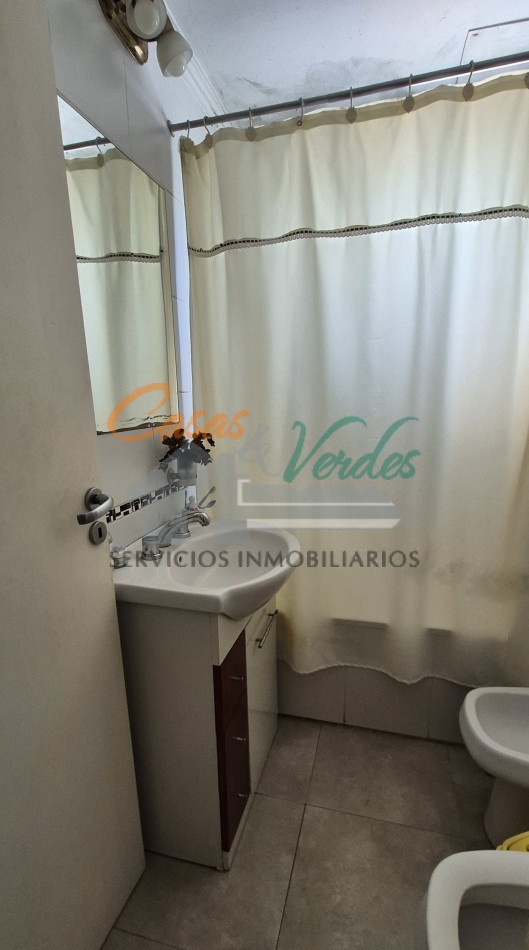 VENTA depto 1 dorm con balcon al Bvar. Moreno
