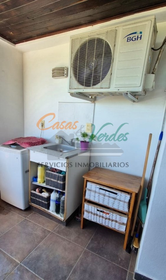 VENTA depto 1 dorm con balcon al Bvar. Moreno