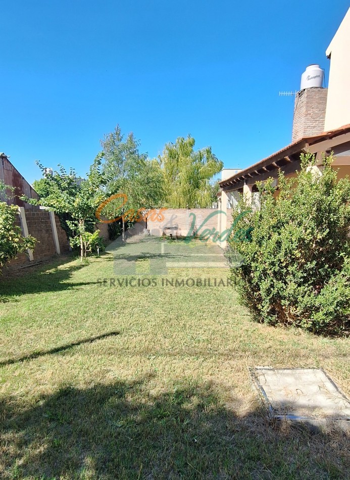 VENTA  duplex , muy amplio frente-terreno, muy buen estado general