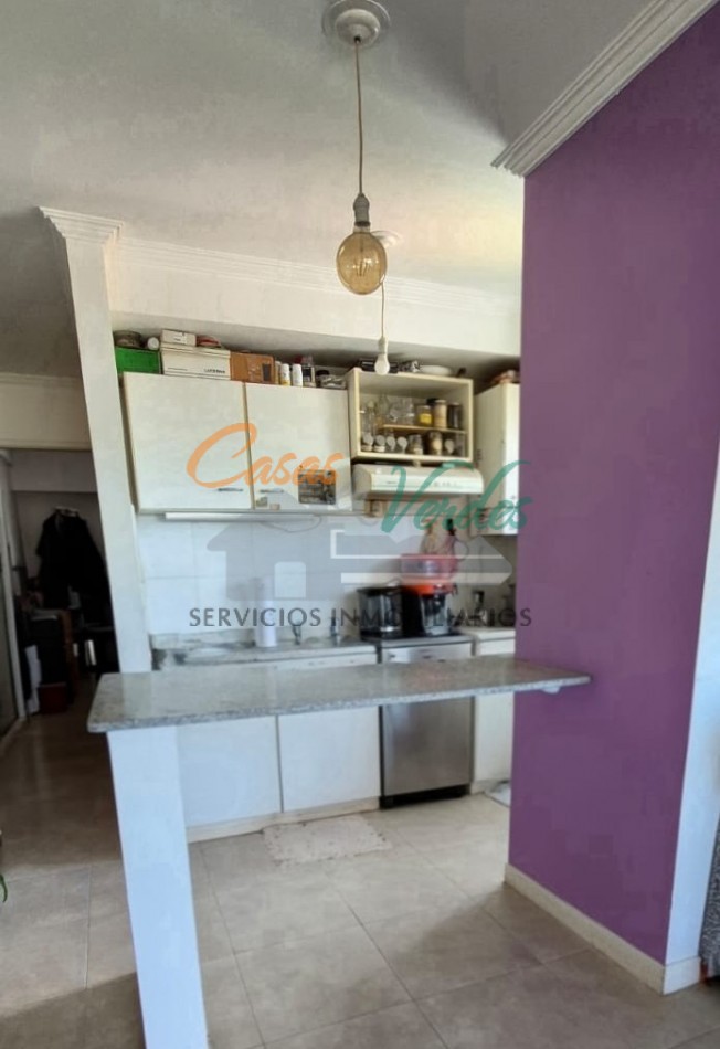 VENTA depto 1 dorm con balcon al Bvar. Moreno
