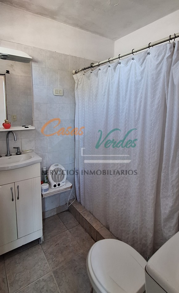VENTA  duplex , muy amplio frente-terreno, muy buen estado general
