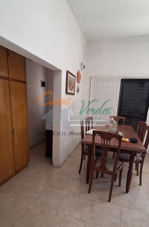 VENTA  duplex , muy amplio frente-terreno, muy buen estado general