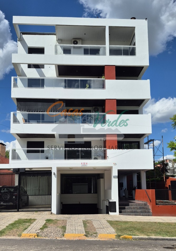VENTA depto 1 dorm con balcon al Bvar. Moreno