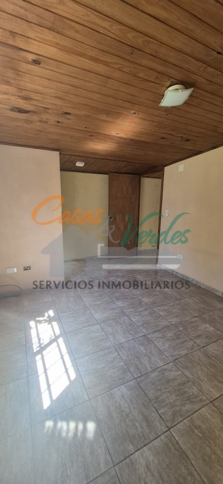 ALQUILER, casa UN dorm, gas natural, patio