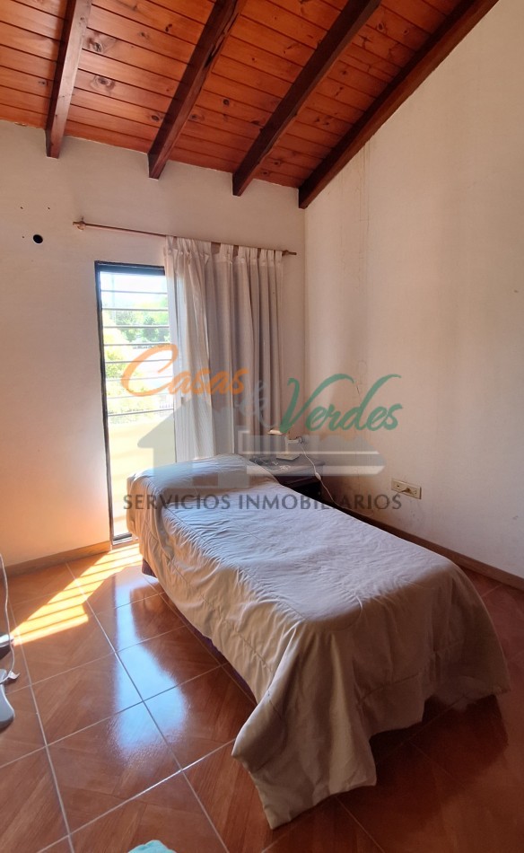 VENTA  duplex , muy amplio frente-terreno, muy buen estado general