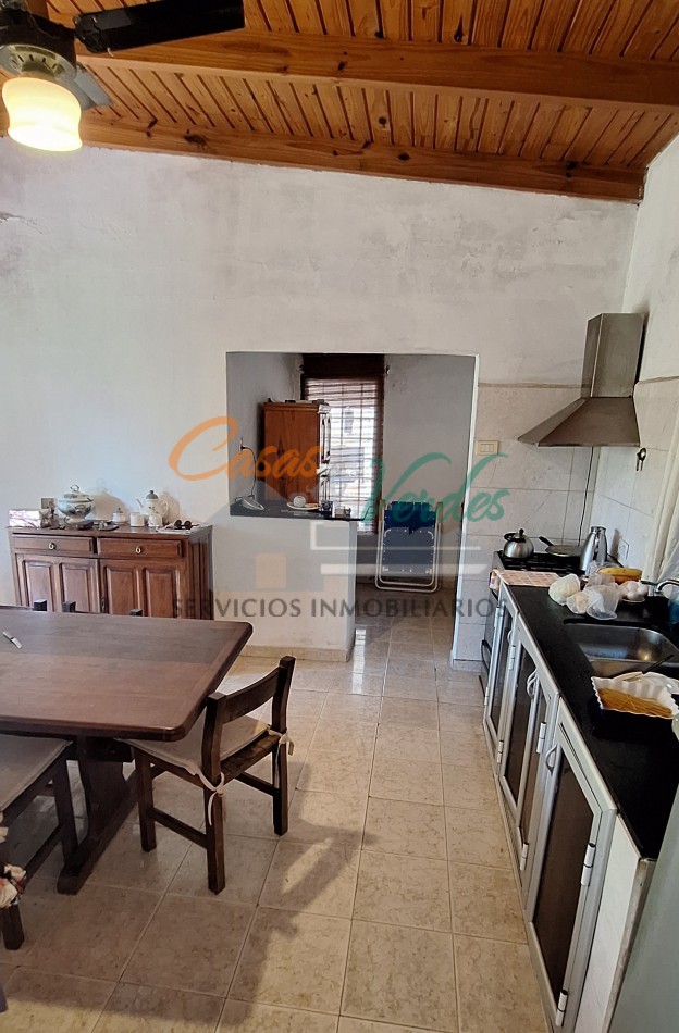 VENTA  duplex , muy amplio frente-terreno, muy buen estado general