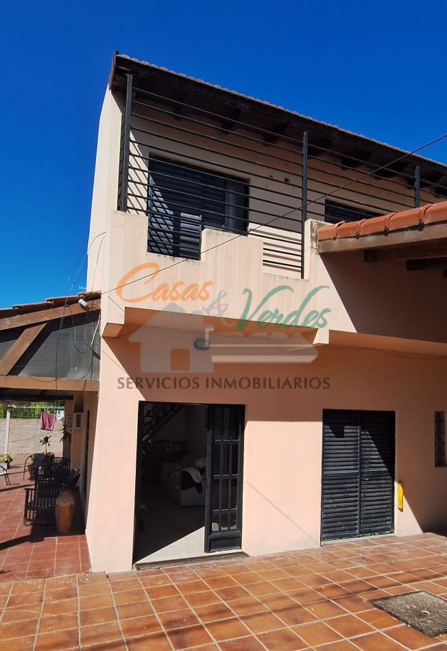 VENTA  duplex , muy amplio frente-terreno, muy buen estado general