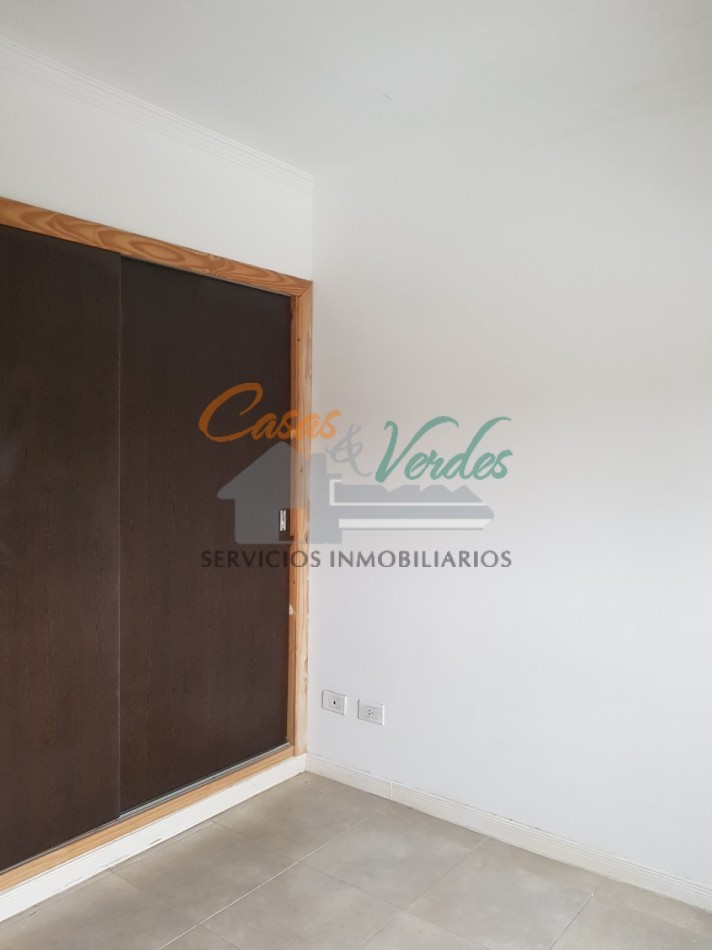 Venta Depto 1 dormitorio, contrafrente, con peq balcon , excelente ubicacion, todos los servicios 