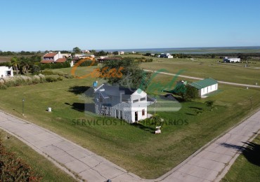 Casa en Alquiler - Los Algarrobos, 1 dorm, 1 baño, pileta, amplio parque, seguridad, naturaleza