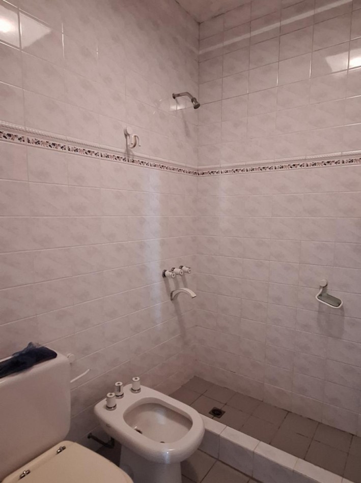 VENTA, casa centrica, ambientes modernos, 3 dormitorios, 3 baños