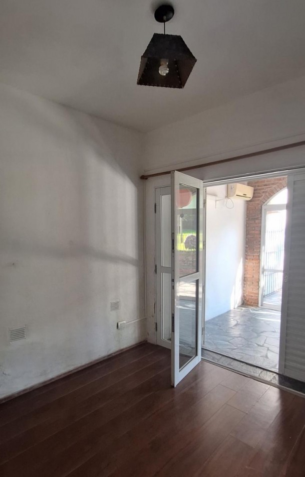 VENTA, casa centrica, ambientes modernos, 3 dormitorios, 3 baños