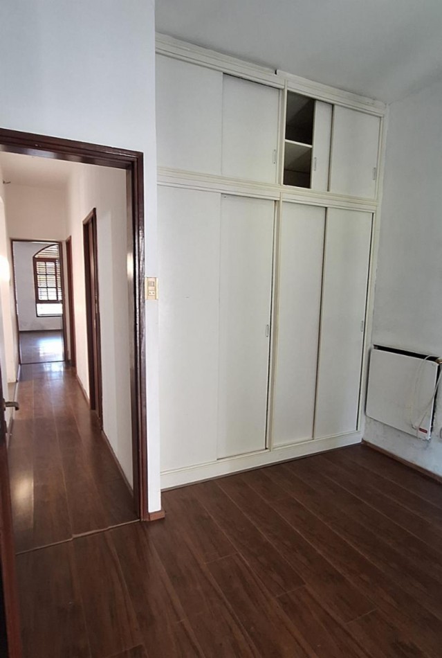 VENTA, casa centrica, ambientes modernos, 3 dormitorios, 3 baños