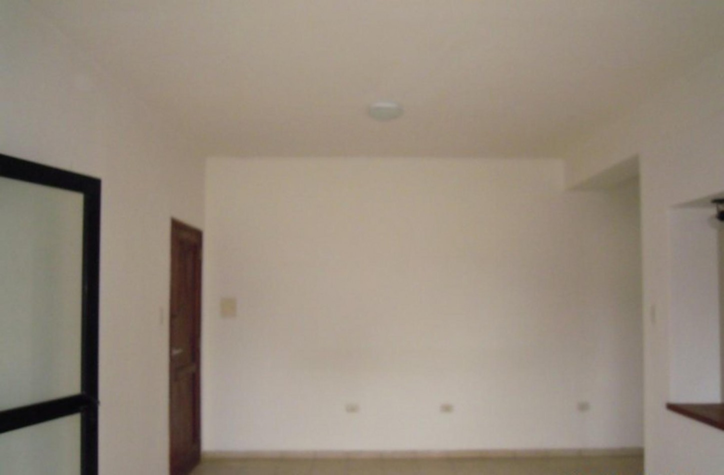 VENTA 1 dormitorio cochera, gas natural. en 1er Piso por escalera