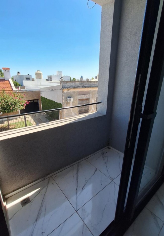 VENTA, casa tipo duplex, a ESTRENAR, centrica MODERNA, todos los servicios