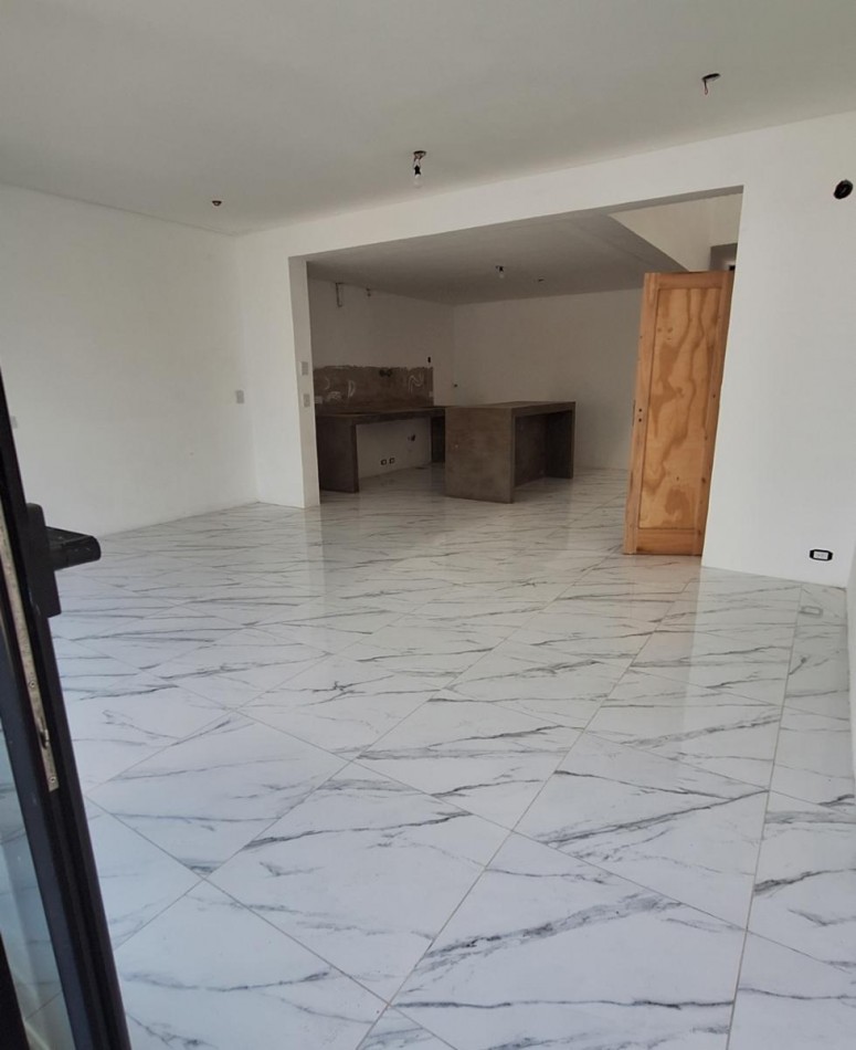 VENTA, casa tipo duplex, a ESTRENAR, centrica MODERNA, todos los servicios