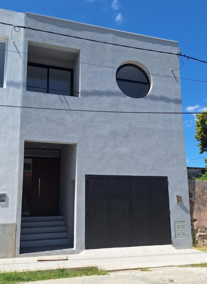 VENTA, casa tipo duplex, a ESTRENAR, centrica MODERNA, todos los servicios