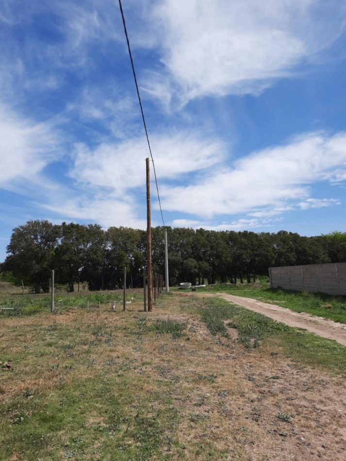 ULTIMO LOTE , zona en crecimiento, servicios de luz, agua y cloacas. terrenos nivelados.- lote de 12 frente x 20 total 240m2 aprox.