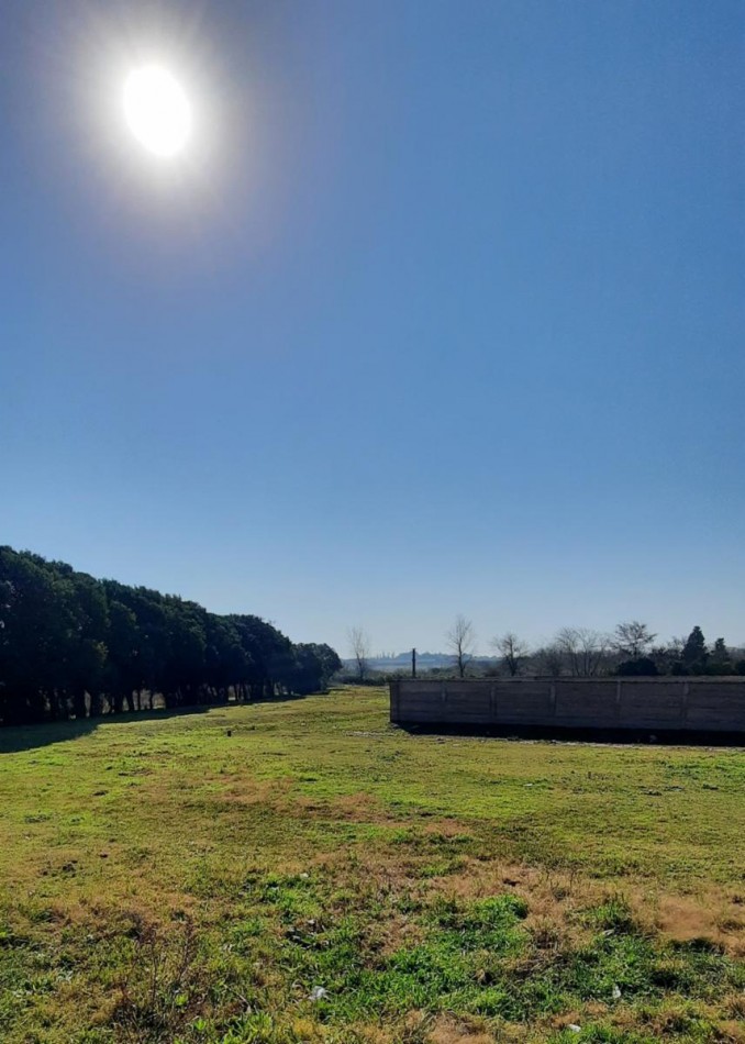 ULTIMO LOTE , zona en crecimiento, servicios de luz, agua y cloacas. terrenos nivelados.- lote de 12 frente x 20 total 240m2 aprox.