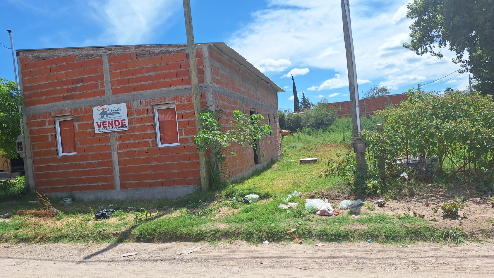 OPORTUNIDAD, casa a terminar, ya techado estar cocina y baño, planos aprobados con 2 dormitorios, terreno de 9.25 x 19 fondo.