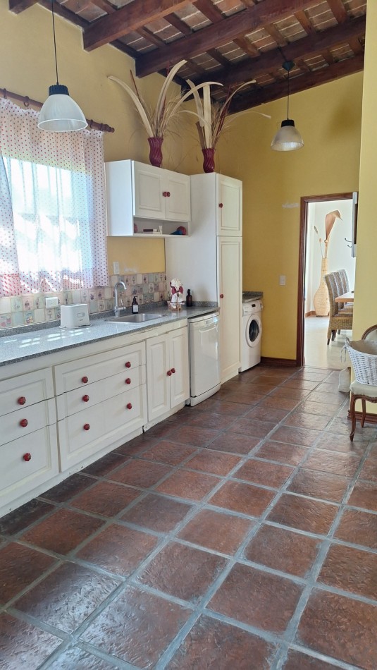 HERMOSA Chacra en zona Abadia, 3 dorm, 2 baños, pileta, PURA NATURALEZA