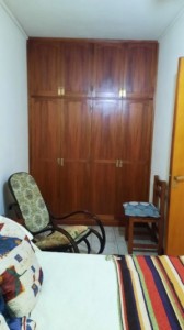 VENTA, muy buena propiedad en pleno centro de la ciudad, EXCELENTE estado, todos los servicios, 2 dorm, cocina separada, placares, 2 baños.