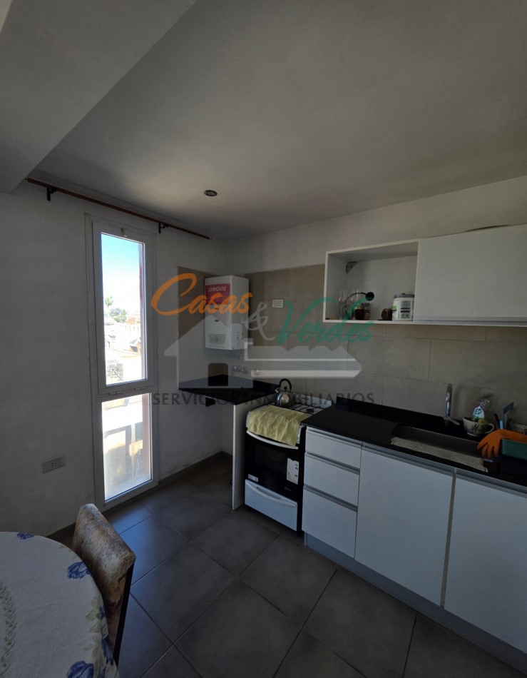 VENTA Depto Centrico 1 Dormitorio, piso 2 por ESCALERA