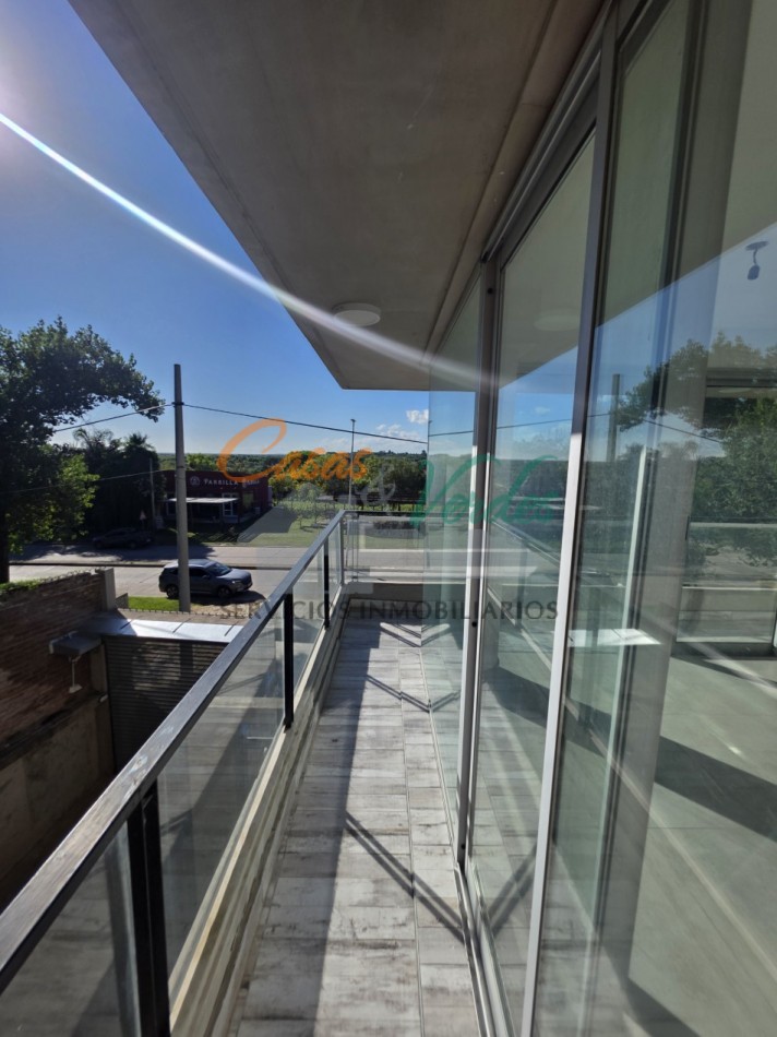 ALQUILO, amplio departamento 3 dormitorios, 2 baños, A ESTRENAR