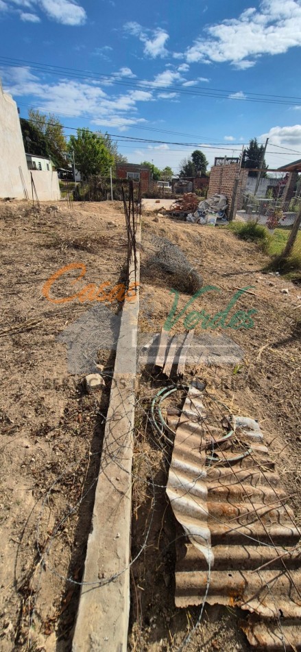 Venta Lote con construccion, cochera terminada, cimientos, calle asfaltada