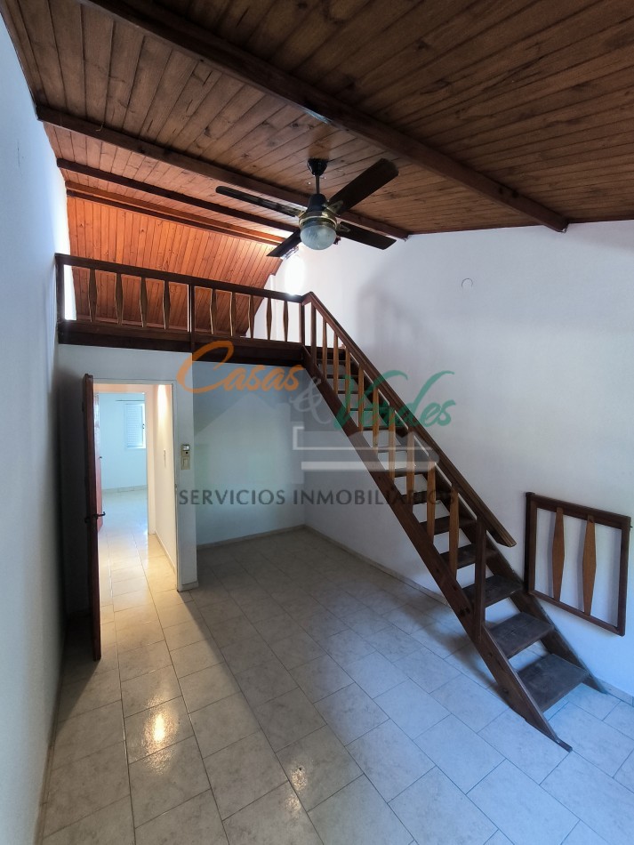 VENTA Depto 2 dorm, 1er piso por escaleras