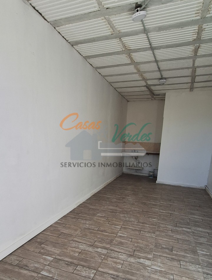 Venta Lote con construccion, cochera terminada, cimientos, calle asfaltada