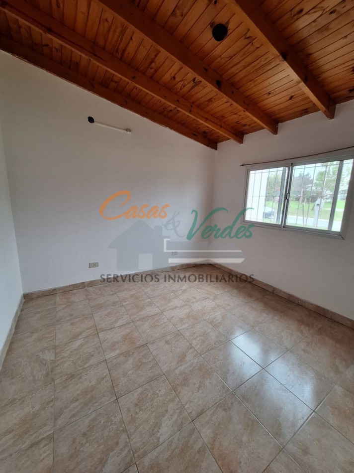 ALQUILER casa 1 dorm en esquina con hermoso terreno