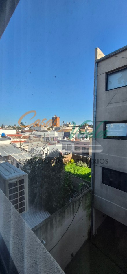 VENTA, depto 1 dormitorio, PLENO CENTRO, todos los servicios y cochera