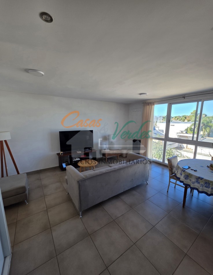 VENTA Depto Centrico 1 Dormitorio, piso 2 por ESCALERA