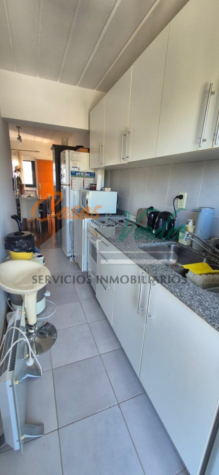 VENTA, depto 1 dormitorio, PLENO CENTRO, todos los servicios y cochera