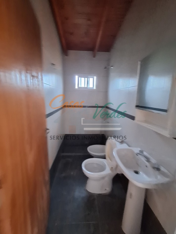 ALQUILER casa 1 dorm en esquina con hermoso terreno