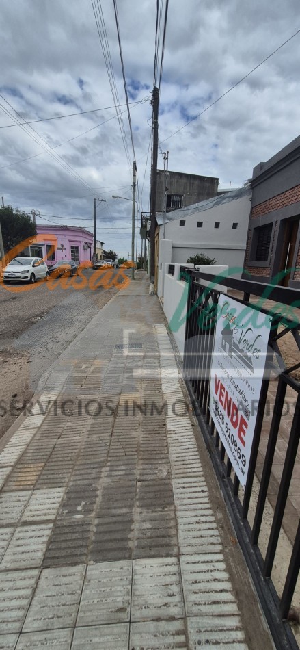Venta, casa centrica, moderna A ESTRENAR, Laprida al 200