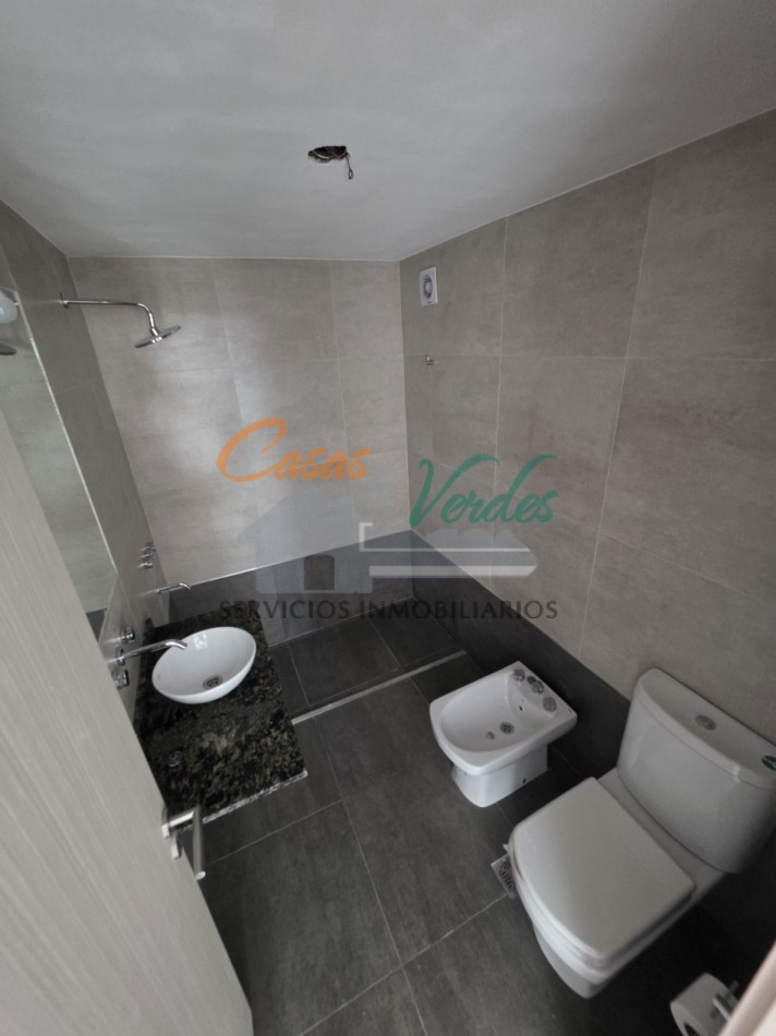 ALQUILO, amplio departamento 3 dormitorios, 2 baños, A ESTRENAR