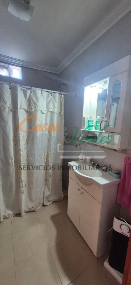 VENTA, depto 1 dormitorio, PLENO CENTRO, todos los servicios y cochera