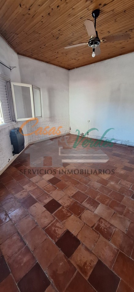ALQUILER, casa de 1 dorm con pequeño patio y gas natural