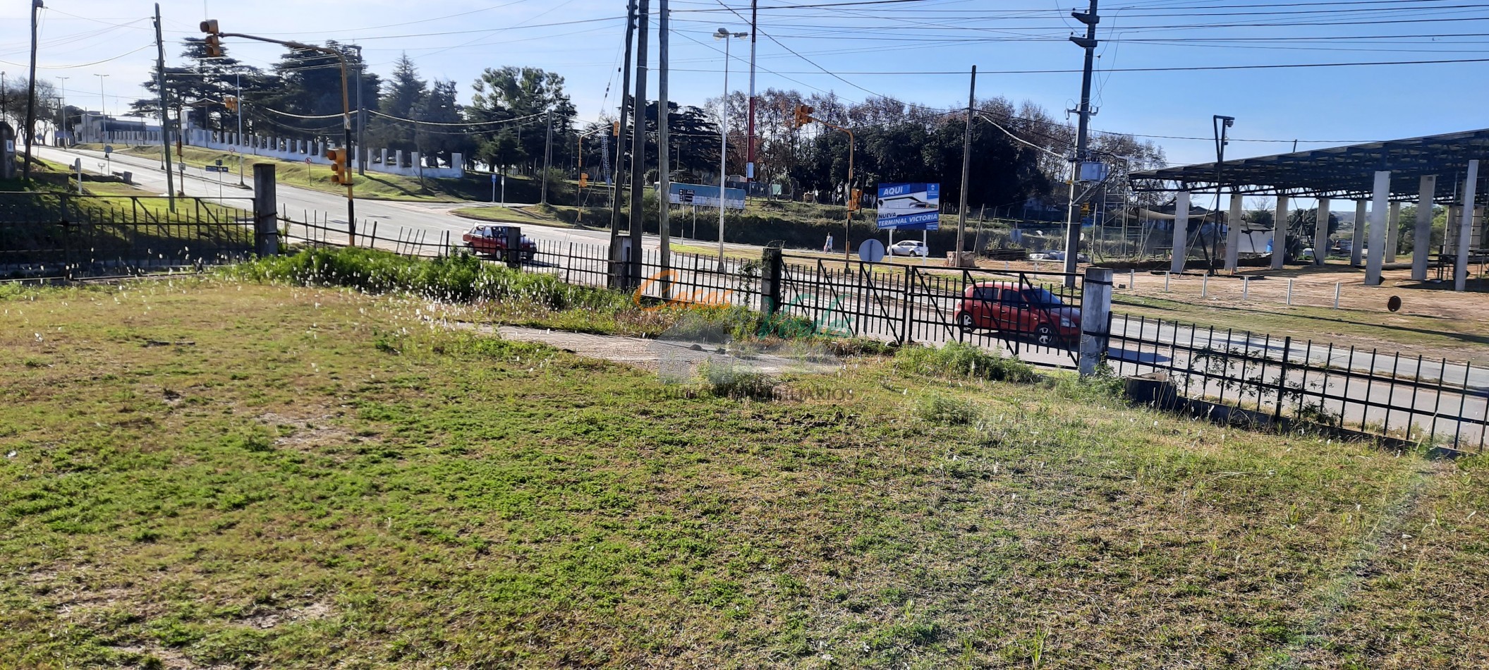 VENTA, UNICO galpon con lote terreno, manzana completa, con frente a Bvar Pueyrredon, y a la nueva Terminal de Omnibus, ideal para proyectos de todo tipo (supermercado, deposito, transportes)