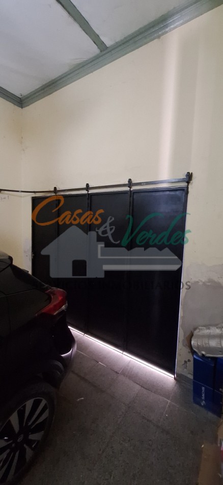 Casa  Antigua en ubicacion Centrica, zona comercial, muy buen estado 