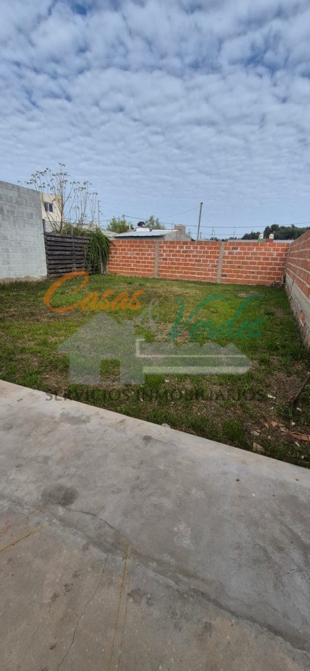 VENTA , casa economica, 1 dorm, terreno, servicios, perfecto de papeles