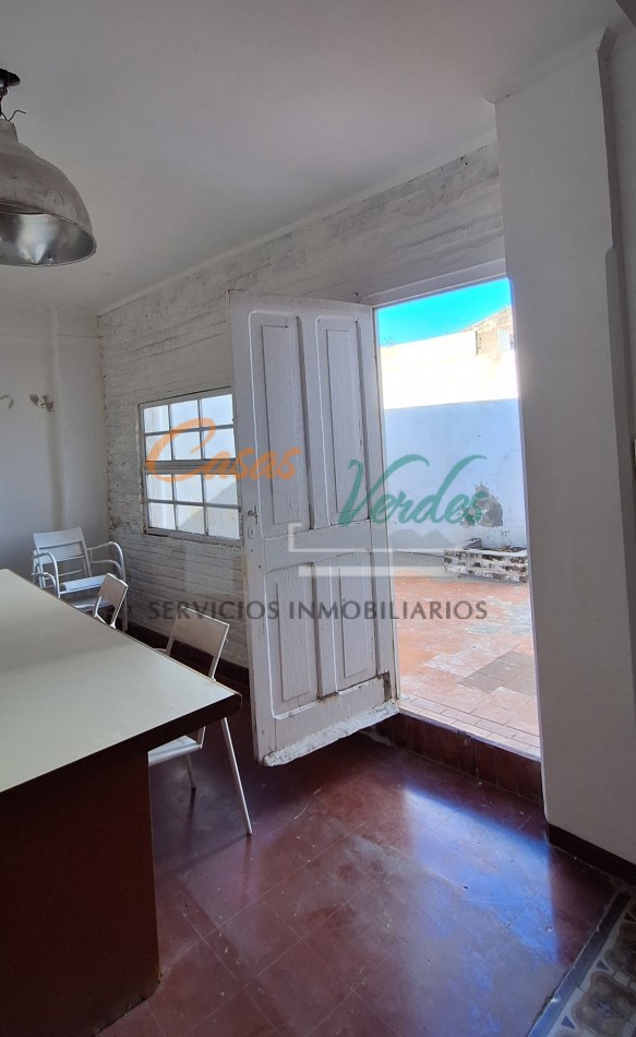 VENTA, Hermosa casa eb ESQUINA, antigua, muy bien remodelada, excelente estado