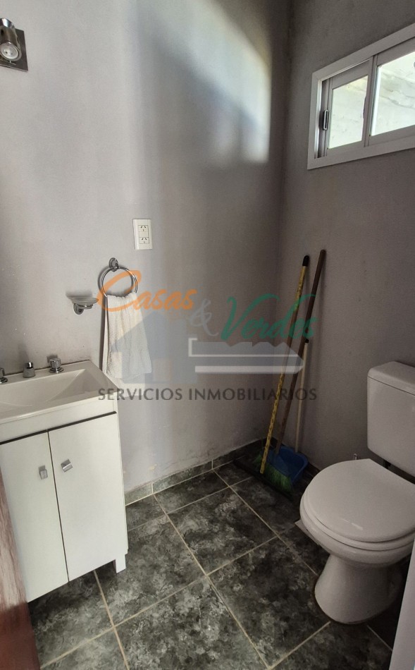 Venta, Casa dos dorm, dos baños, todos los servicios