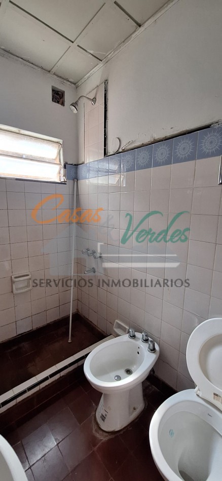 ALQUILER, casa de 1 dorm con pequeño patio y gas natural