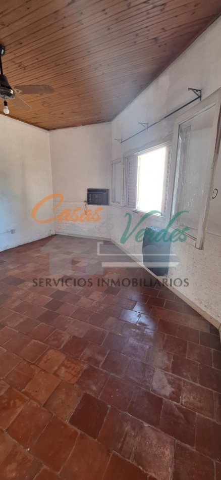 ALQUILER, casa de 1 dorm con pequeño patio y gas natural
