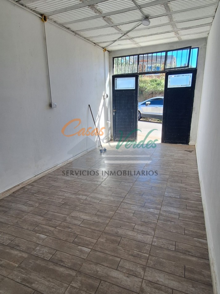 Venta Lote con construccion, cochera terminada, cimientos, calle asfaltada