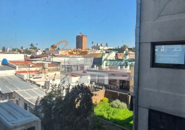 VENTA, depto 1 dormitorio, PLENO CENTRO, todos los servicios y cochera